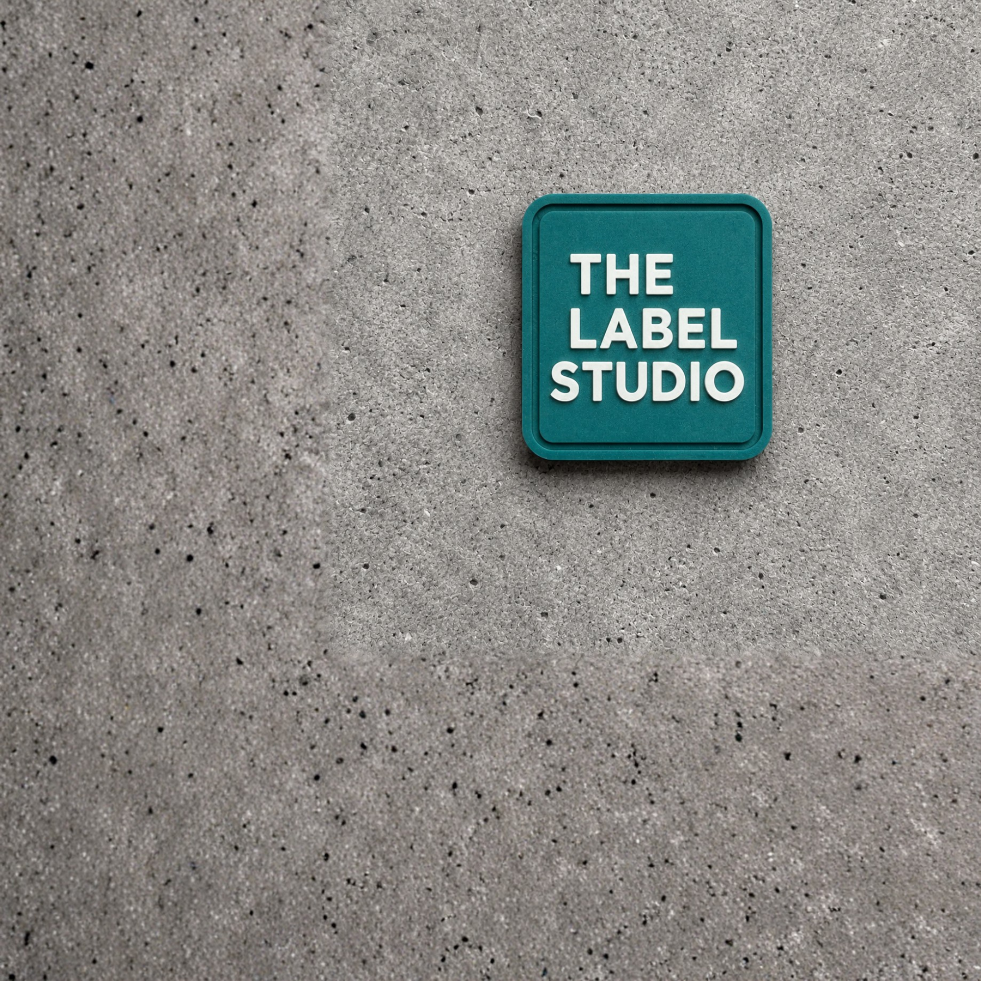 SUSTAINABLE MATERIALS. PREMIUM FEEL.